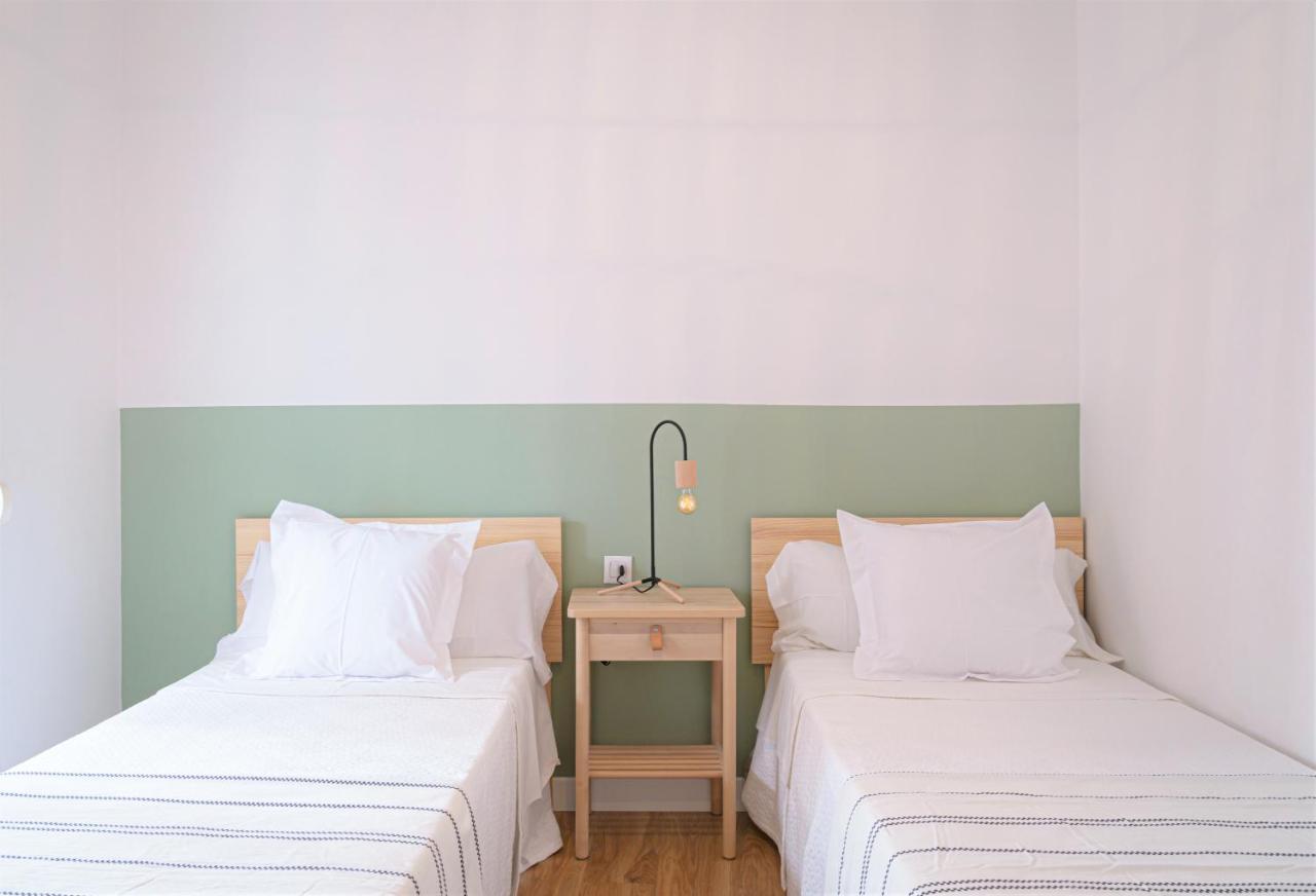 Hostal La Calzada Tarifa Extérieur photo