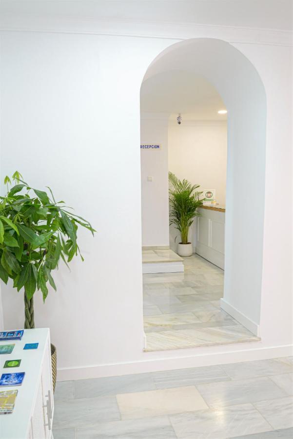 Hostal La Calzada Tarifa Extérieur photo