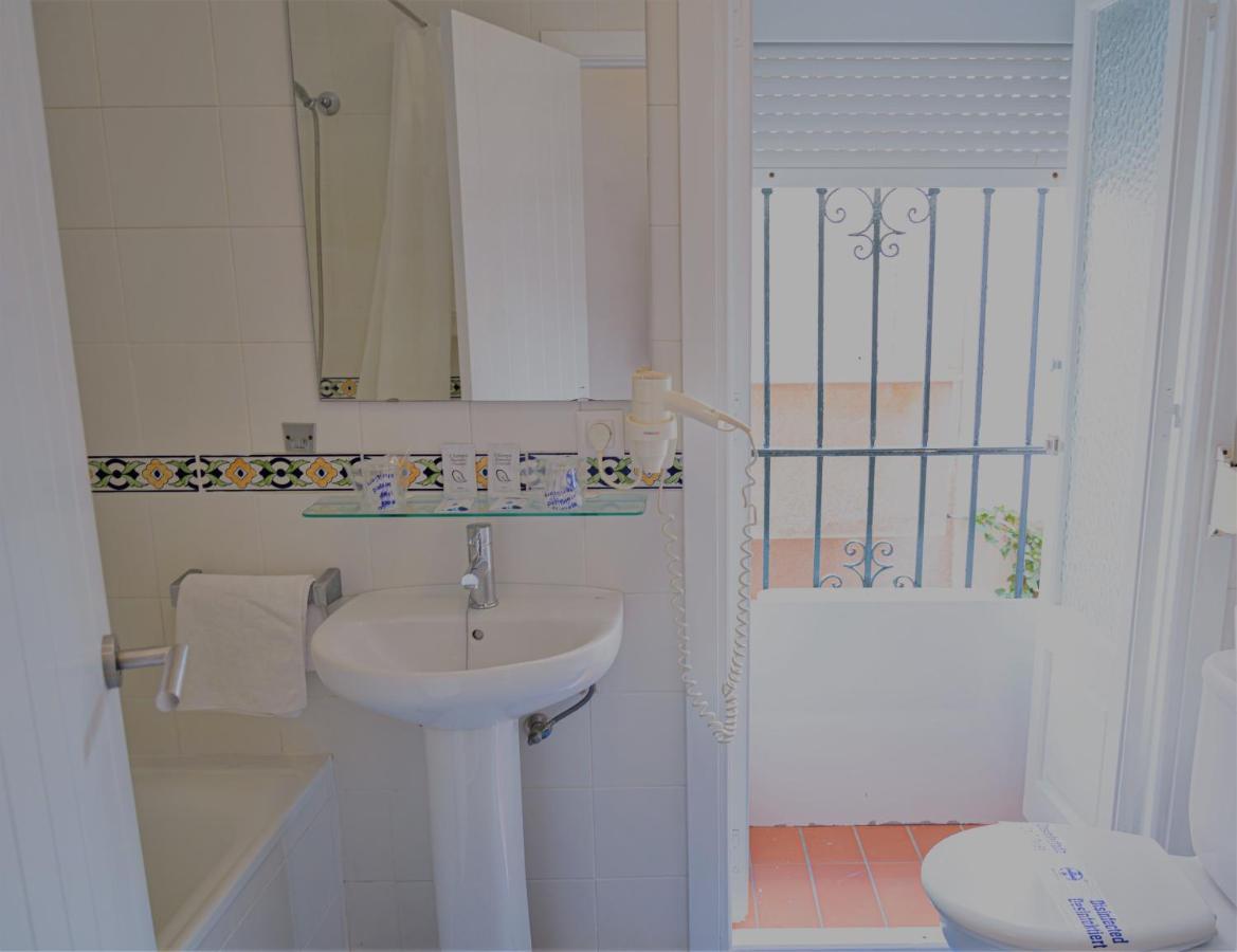 Hostal La Calzada Tarifa Extérieur photo