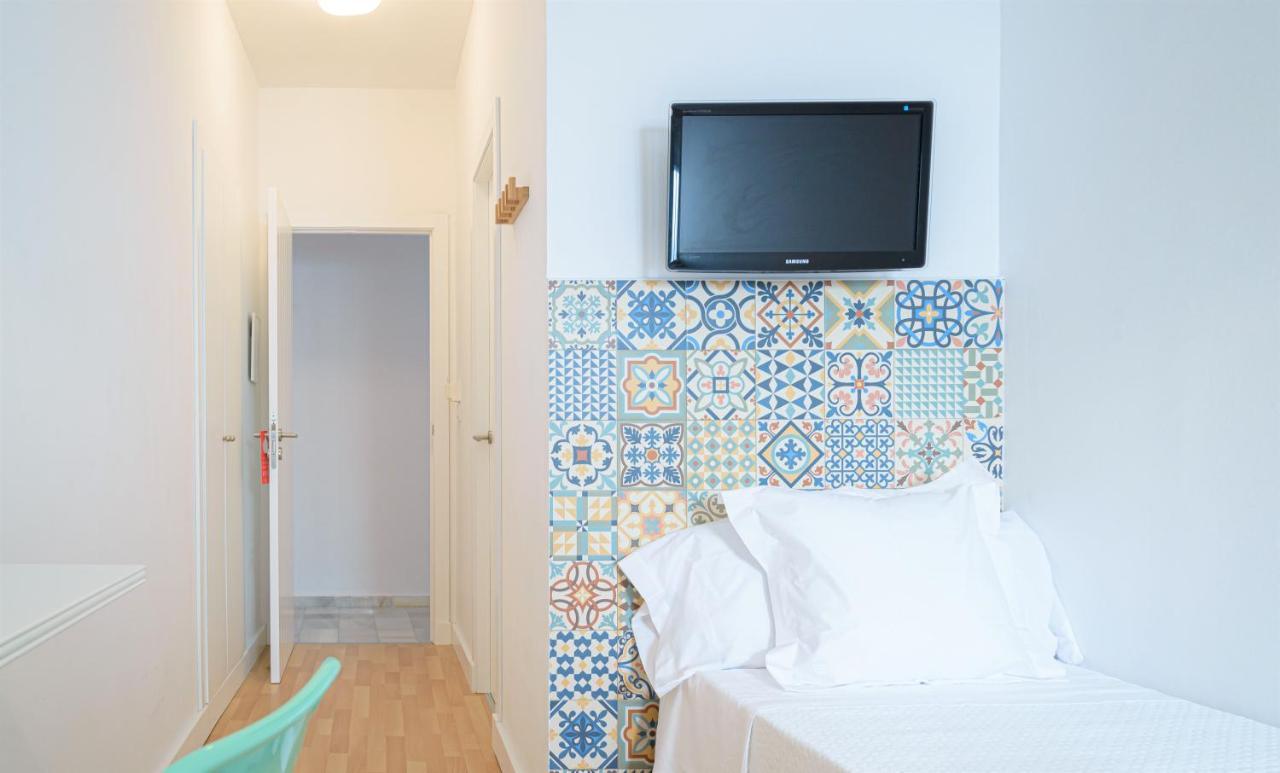 Hostal La Calzada Tarifa Extérieur photo