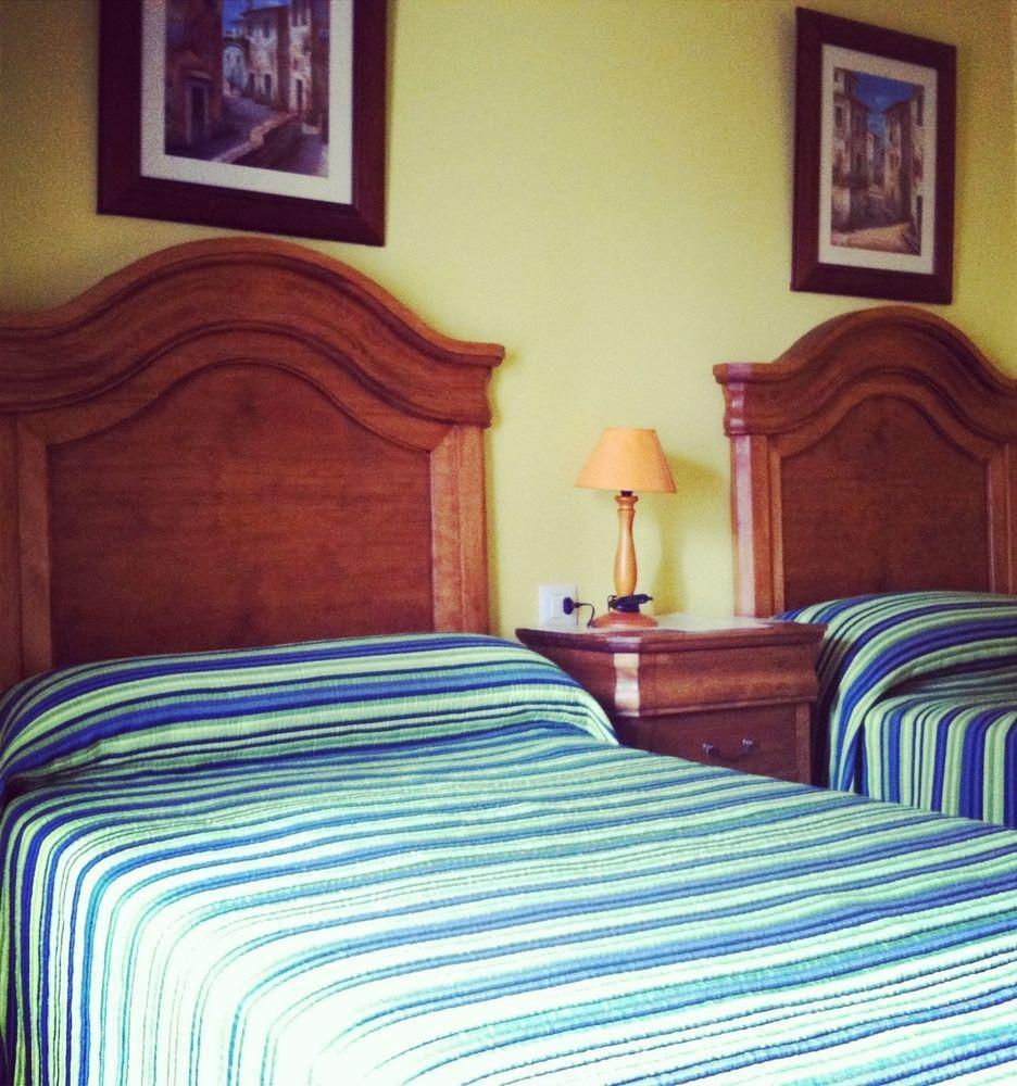 Hostal La Calzada Tarifa Extérieur photo