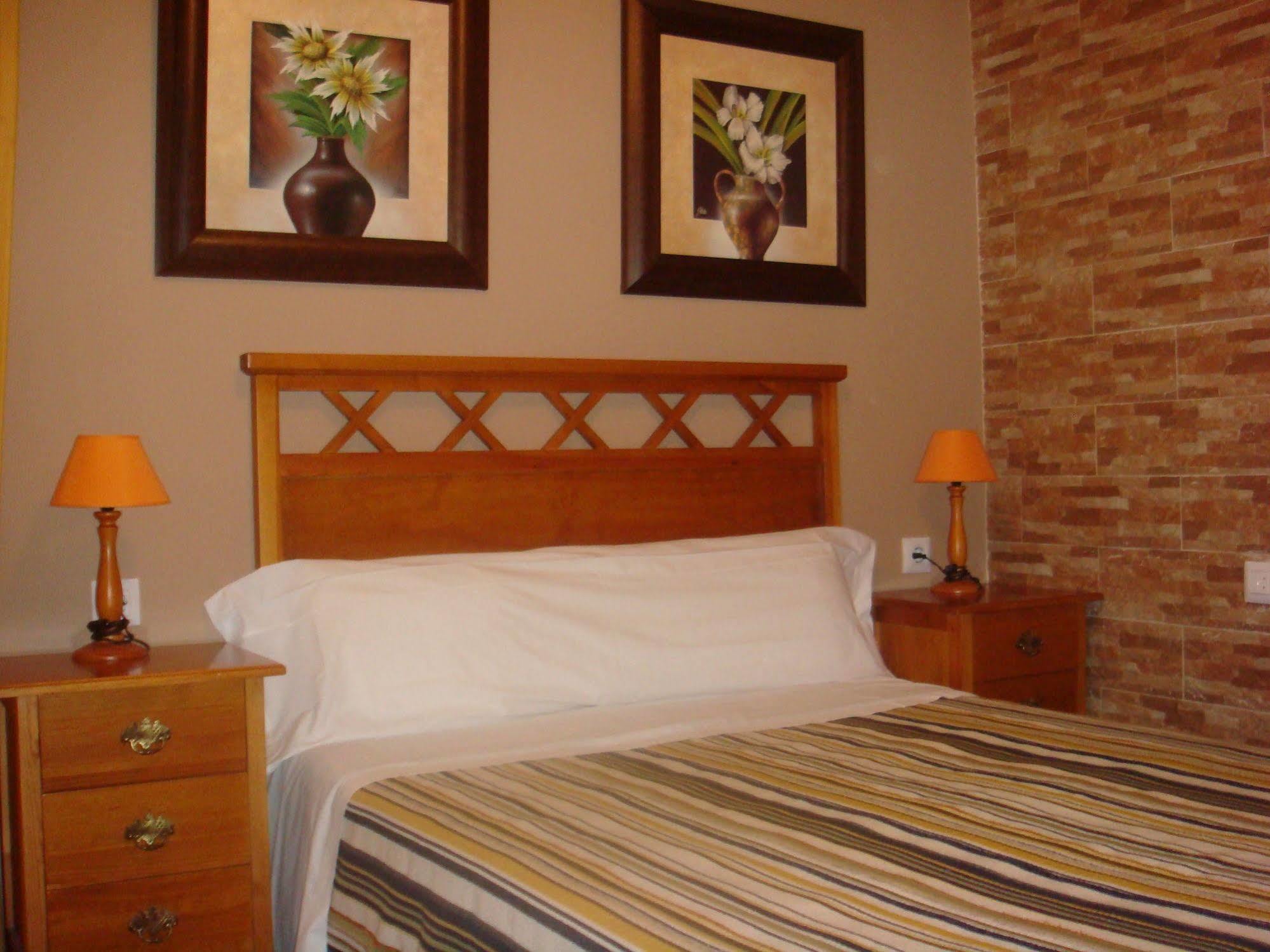 Hostal La Calzada Tarifa Extérieur photo